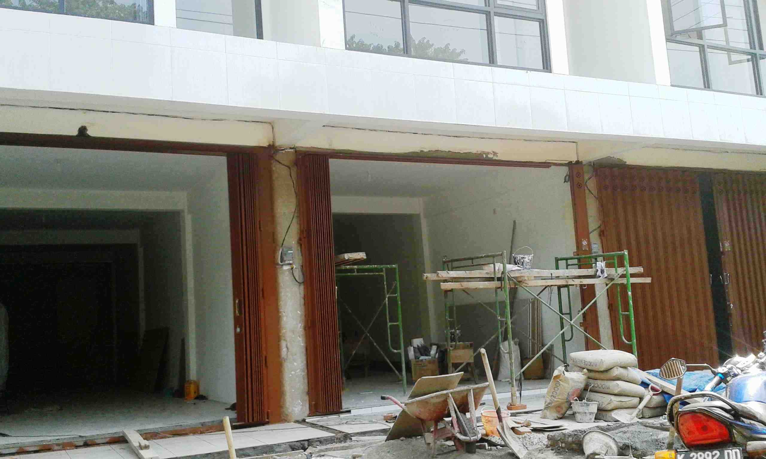 Folding Door Perak 10